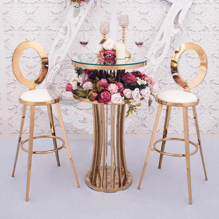 FERRERO Cocktail Table with flowers chairs and drinks
