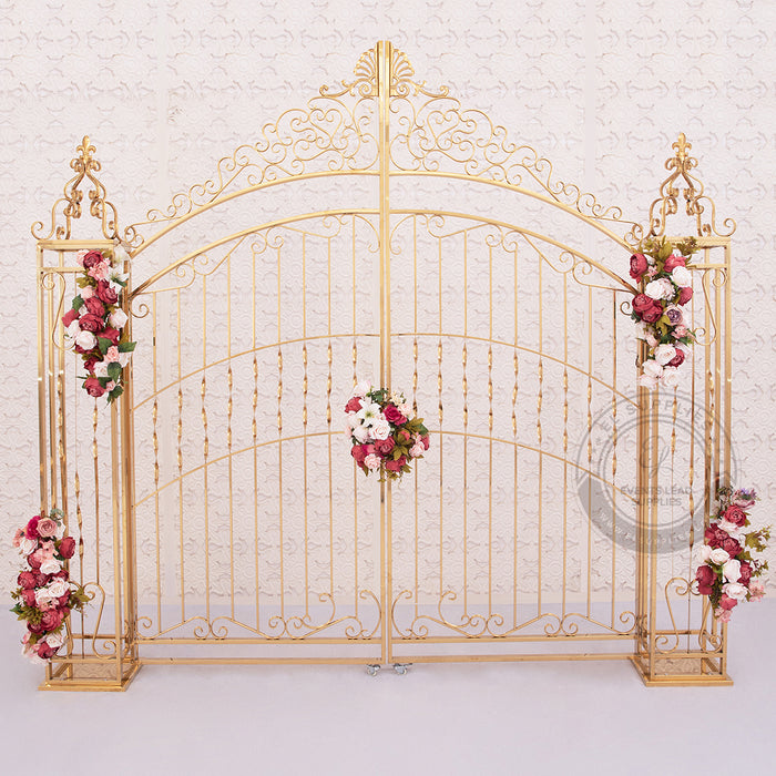 JANATY Gate Backdrop decorated with flowers
